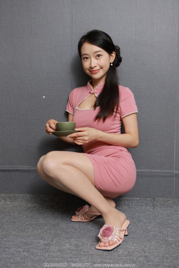 IESS异思趣向 - 模特: 小婕 《粉粉嫩嫩》